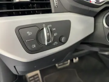 AUDI A5 Cabriolet 40 TFSI quattro S-Line  CarPlay Mat