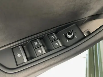 AUDI A5 Cabriolet 40 TFSI quattro S-Line  CarPlay Mat