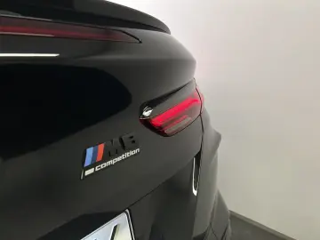 BMW M8 Cabrio Competition Paket B&W Laser DAB Nacken