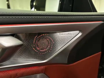 BMW M8 Cabrio Competition Paket B&W Laser DAB Nacken