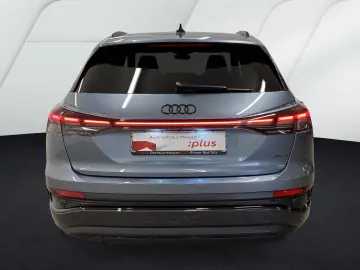 AUDI Q4 45 e-tron quattro S line Pano Matrix Wärmep.