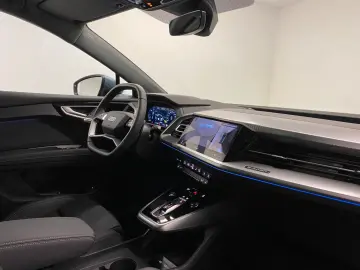 AUDI Q4 45 e-tron quattro S line Pano Matrix Wärmep.