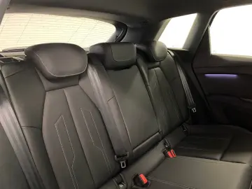 AUDI Q4 45 e-tron quattro S line Pano Matrix Wärmep.