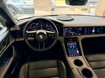 PORSCHE Taycan 4 Cross Turismo Beifahrerdisplay ACC HUD