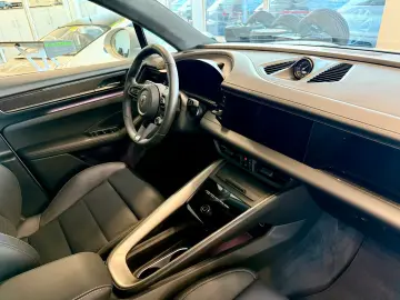 PORSCHE Macan Turbo InnoDrive OffroadDesign SCP Keyless