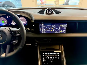 PORSCHE Macan Turbo InnoDrive OffroadDesign SCP Keyless