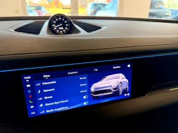 PORSCHE Macan Turbo InnoDrive OffroadDesign SCP Keyless