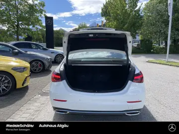 MERCEDES-BENZ C 300 e 4M Avantgarde AHK Memo Led Ambi Kamera