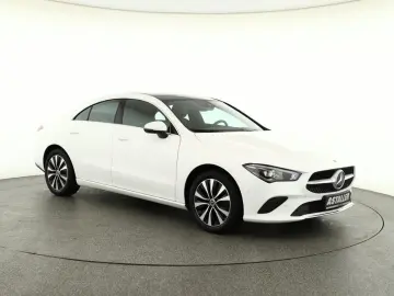 MERCEDES-BENZ CLA 180 Coupé Progressive Pano LED Spu…