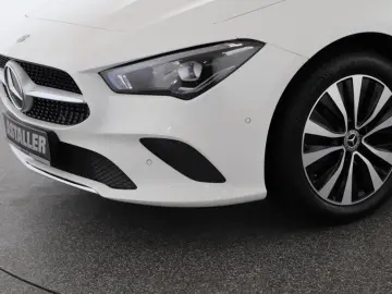MERCEDES-BENZ CLA 180 Coupé Progressive Pano LED Spu…
