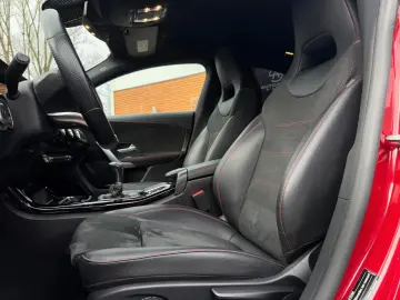 MERCEDES-BENZ CLA 200 AMG-Line ALCANTARA CAM LED
