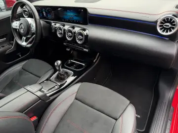 MERCEDES-BENZ CLA 200 AMG-Line ALCANTARA CAM LED
