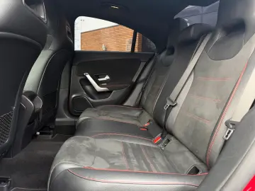 MERCEDES-BENZ CLA 200 AMG-Line ALCANTARA CAM LED