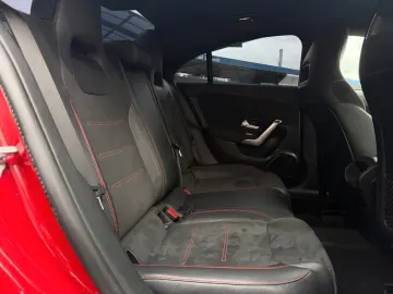 MERCEDES-BENZ CLA 200 AMG-Line ALCANTARA CAM LED