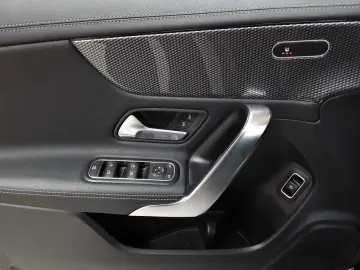 MERCEDES-BENZ CLA 200d 8G-Progressive BusiP LED KAM