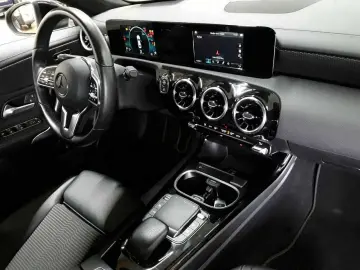MERCEDES-BENZ CLA 200d 8G-Progressive BusiP LED KAM