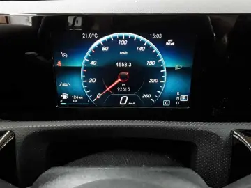 MERCEDES-BENZ CLA 200d 8G-Progressive BusiP LED KAM