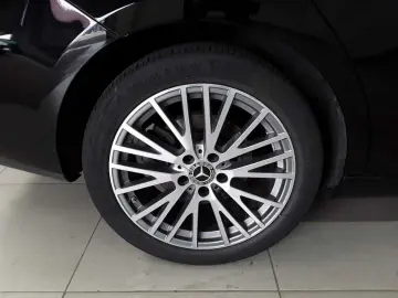 MERCEDES-BENZ CLA 200d 8G-Progressive BusiP LED KAM