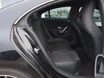 MERCEDES-BENZ CLA 200 Coupe AMG-LINE LED MBUX PDC SH…