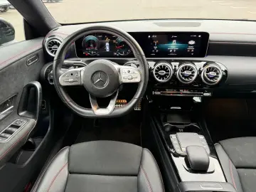 MERCEDES-BENZ CLA 200 AMG Night LED Navi SHZ RFK