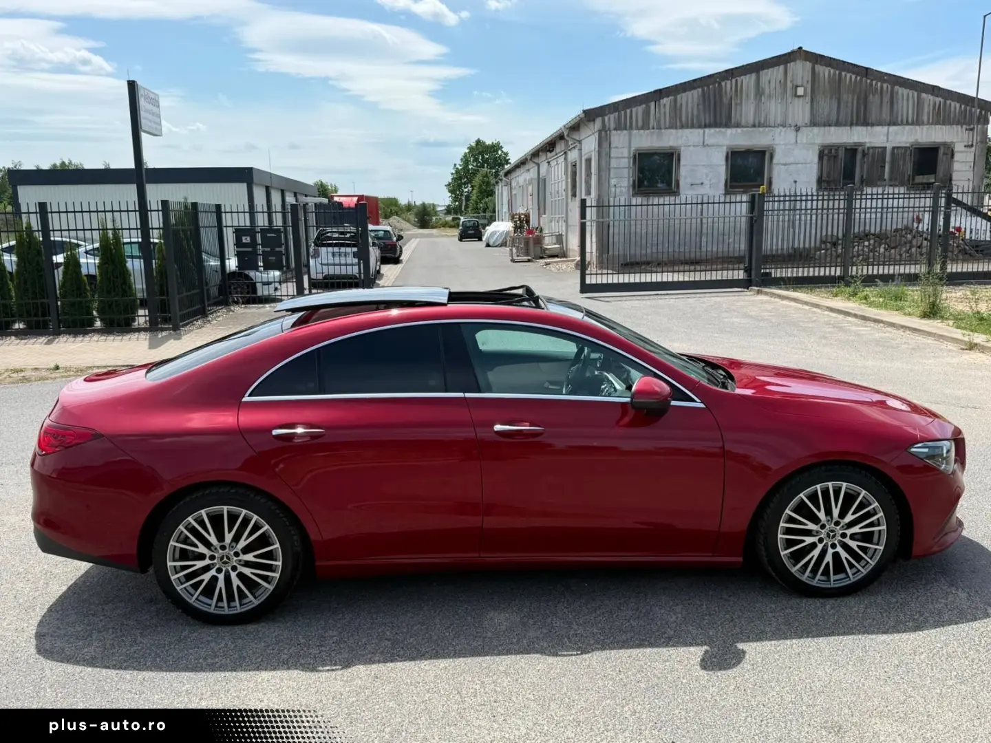 MERCEDES-BENZ CLA 180  Beige PANO AMBIENTE MBUX