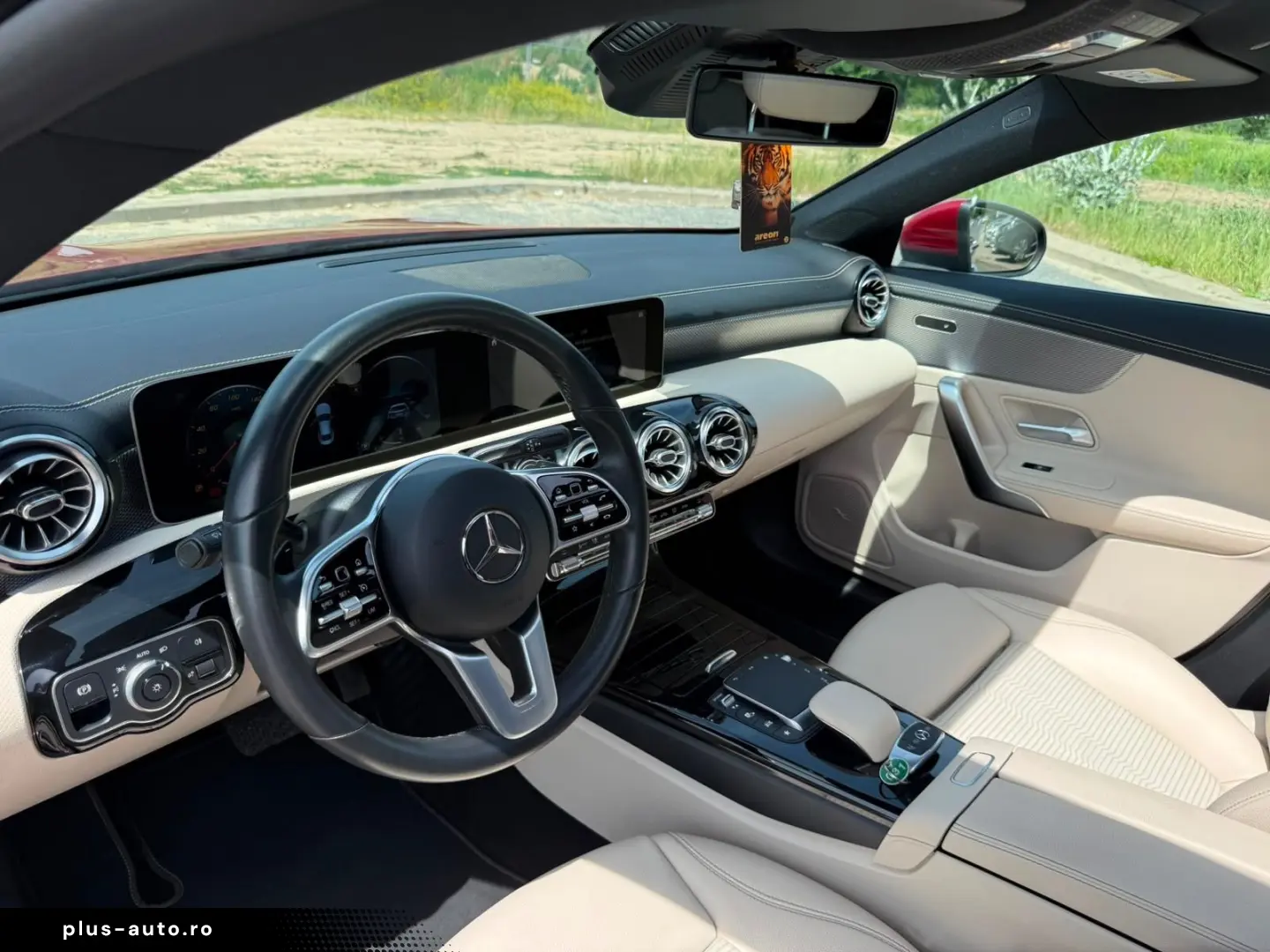 MERCEDES-BENZ CLA 180  Beige PANO AMBIENTE MBUX