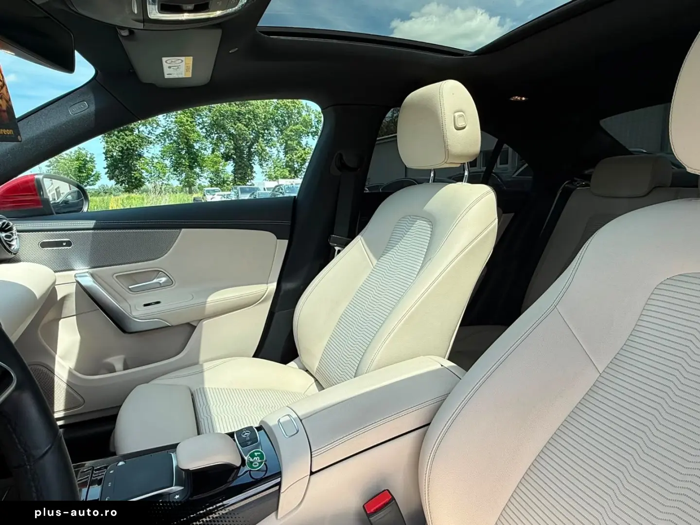 MERCEDES-BENZ CLA 180  Beige PANO AMBIENTE MBUX