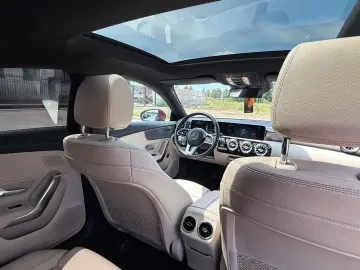 MERCEDES-BENZ CLA 180  Beige PANO AMBIENTE MBUX