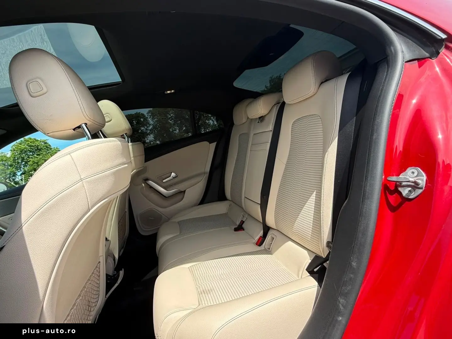 MERCEDES-BENZ CLA 180  Beige PANO AMBIENTE MBUX