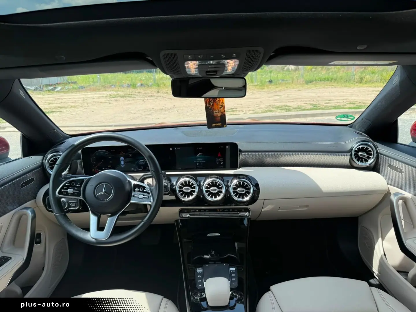 MERCEDES-BENZ CLA 180  Beige PANO AMBIENTE MBUX