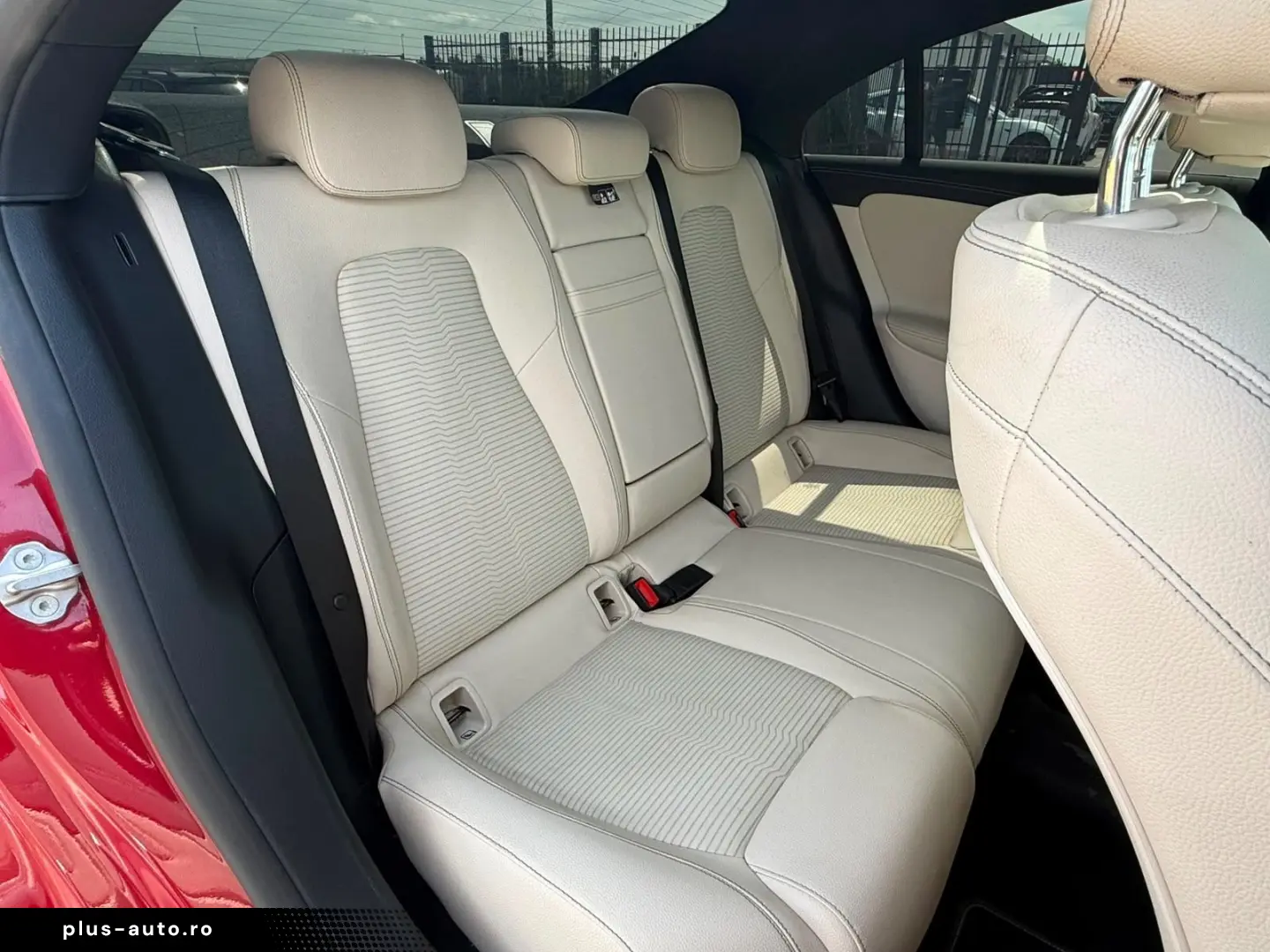 MERCEDES-BENZ CLA 180  Beige PANO AMBIENTE MBUX