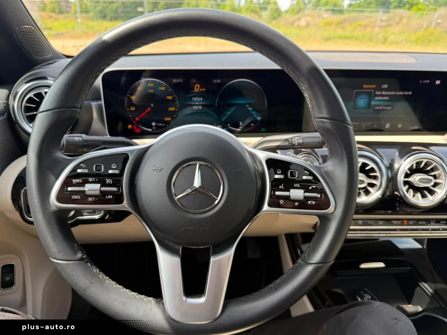 MERCEDES-BENZ CLA 180  Beige PANO AMBIENTE MBUX