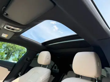MERCEDES-BENZ CLA 180  Beige PANO AMBIENTE MBUX