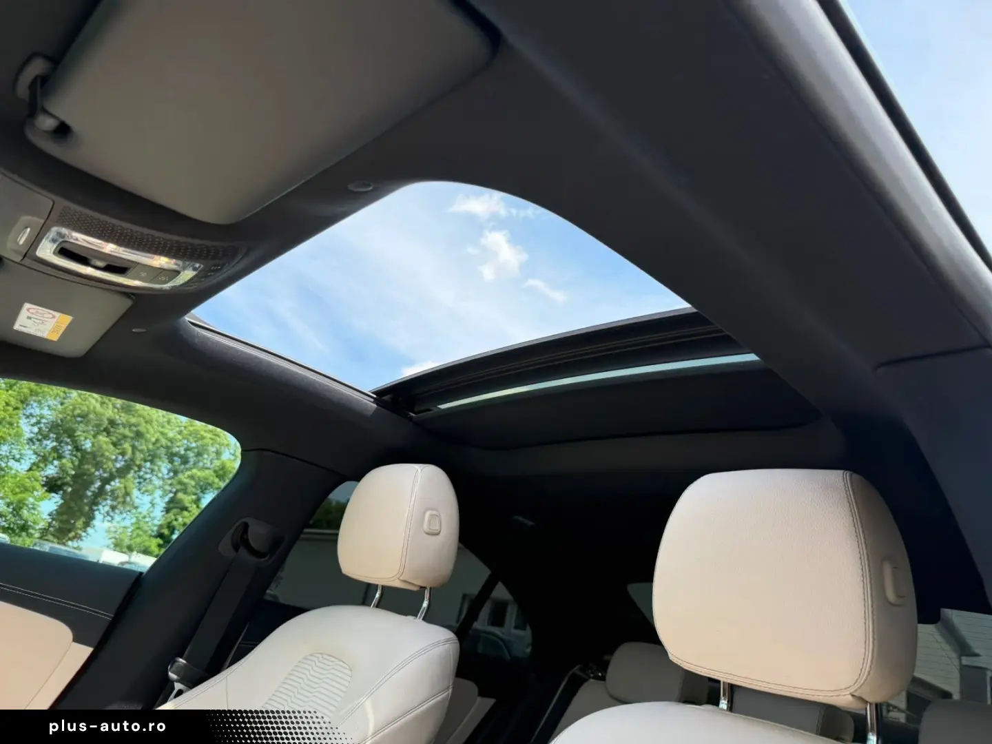 MERCEDES-BENZ CLA 180  Beige PANO AMBIENTE MBUX