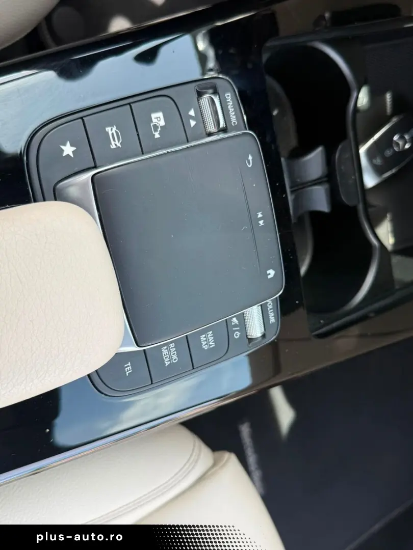 MERCEDES-BENZ CLA 180  Beige PANO AMBIENTE MBUX