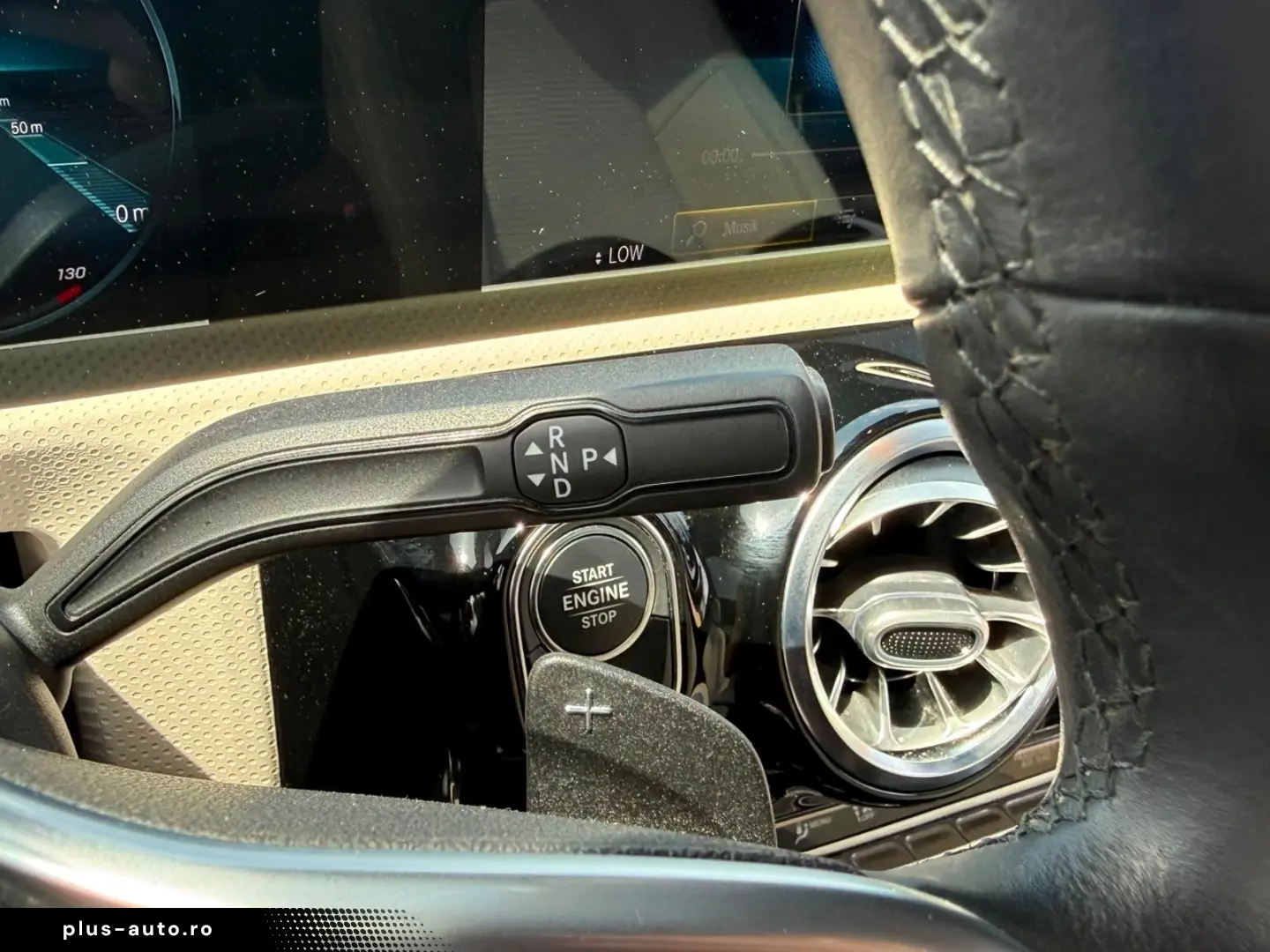 MERCEDES-BENZ CLA 180  Beige PANO AMBIENTE MBUX