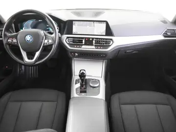 BMW 320e Limosine  1.Hand Navi Kamera AHK DAB