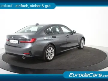 BMW 320e Limosine  1.Hand Navi Kamera AHK DAB