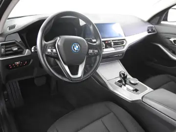 BMW 320e Limosine  1.Hand Navi Kamera AHK DAB