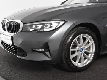 BMW 320e Limosine  1.Hand Navi Kamera AHK DAB