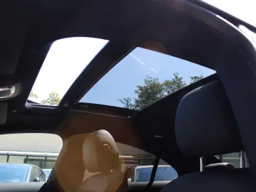 MERCEDES-BENZ CLA 180 Limo - Leder - Panorama - LED