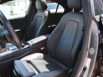 MERCEDES-BENZ CLA 180 Limo - Leder - Panorama - LED