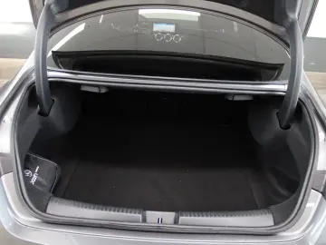 MERCEDES-BENZ CLA 180 Limo - Leder - Panorama - LED