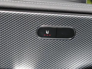 MERCEDES-BENZ CLA 180 Limo - Leder - Panorama - LED