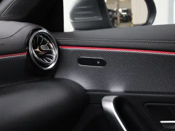 MERCEDES-BENZ CLA 180 Limo - Leder - Panorama - LED