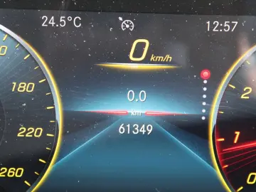 MERCEDES-BENZ CLA 180 Limo - Leder - Panorama - LED