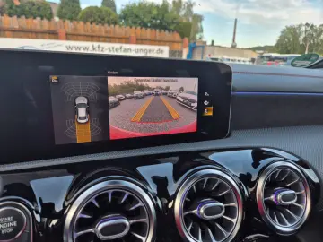 MERCEDES-BENZ CLA 200 AMG-LINE DESIGNO PANO BURMESTER KAMERA