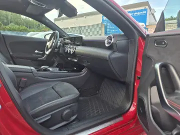 MERCEDES-BENZ CLA 200 AMG-LINE DESIGNO PANO BURMESTER KAMERA