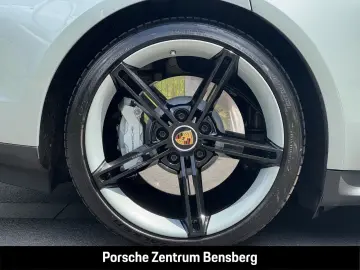 PORSCHE Taycan GTS