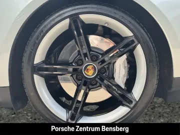 PORSCHE Taycan GTS
